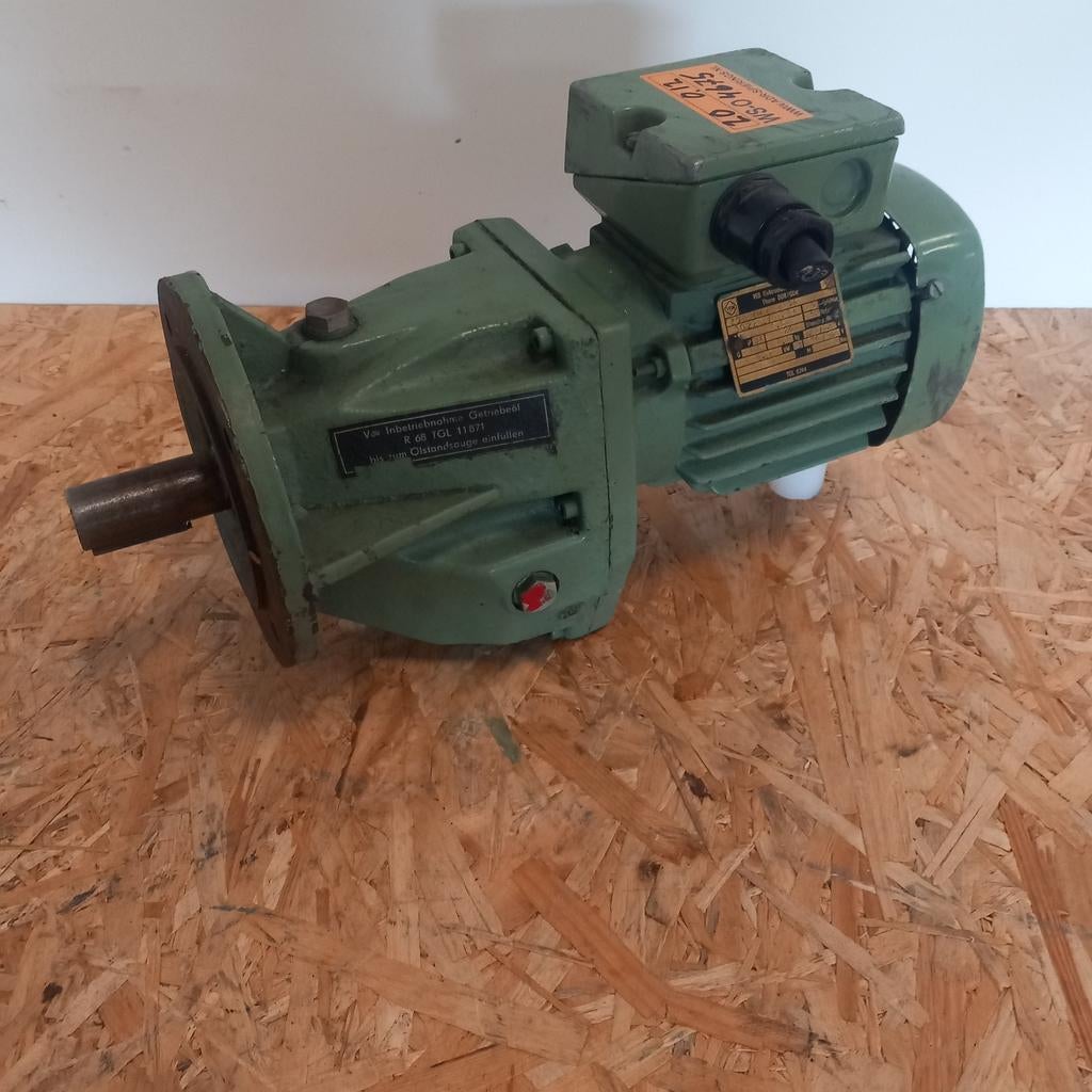 20 toeren 0,12 KW Asmaat 22 mm. Krachtstroom 400 volt, Ophalen of Verzenden, Nieuw
