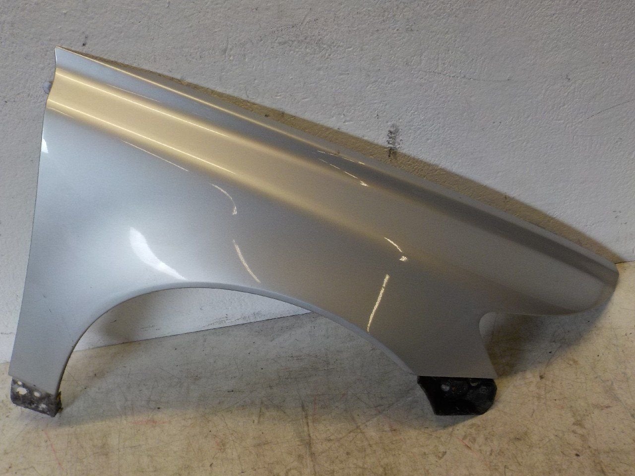 Spatbord rechts voor Volvo V50, Onderdelen@venauto.nl, Van der Ven Autorecycling B.V., Gebruikt, Ettenseweg 76, 4706 PB Roosendaal, The Netherlands