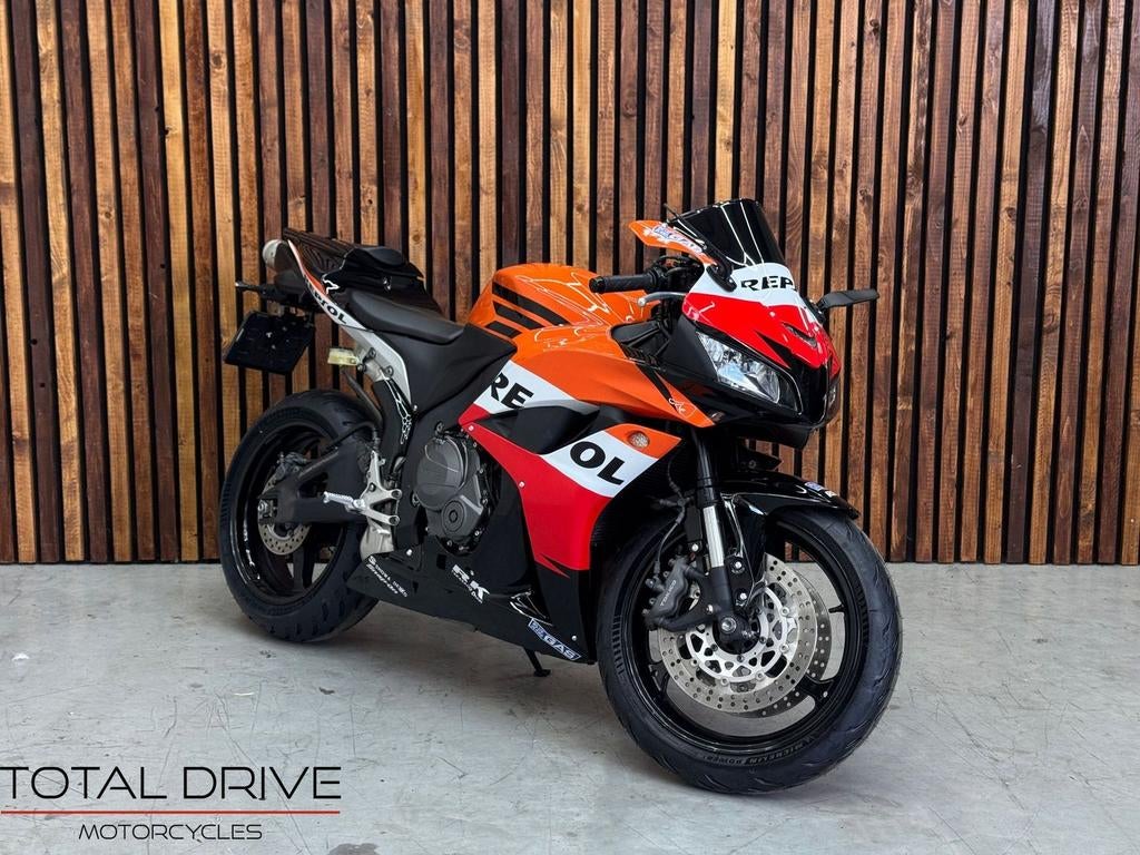 HONDA CBR 600 RR NIEUWSTAAT REPSOL 6mnd GARANTIE (bj 2007), HONDA, 4 cilinders, Motorrijbewijs A, Bedrijf