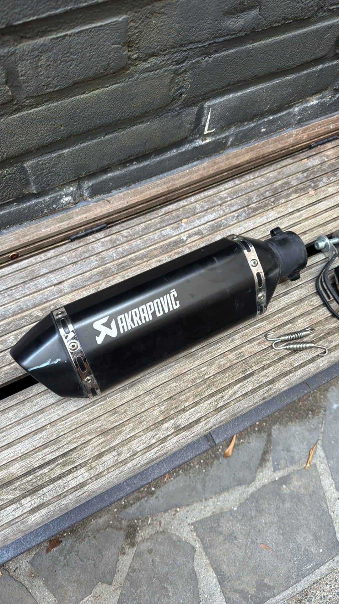 Akrapovic uitlaat (replica), Ophalen of Verzenden, Gebruikt