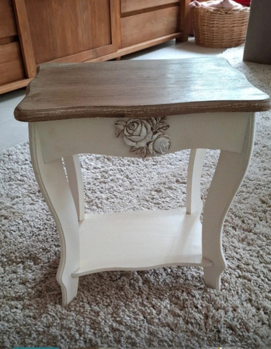 Broccante bijzettafel met rozen detail, Minder dan 55 cm, Klassiek, broccante, Zo goed als nieuw, Rechthoekig