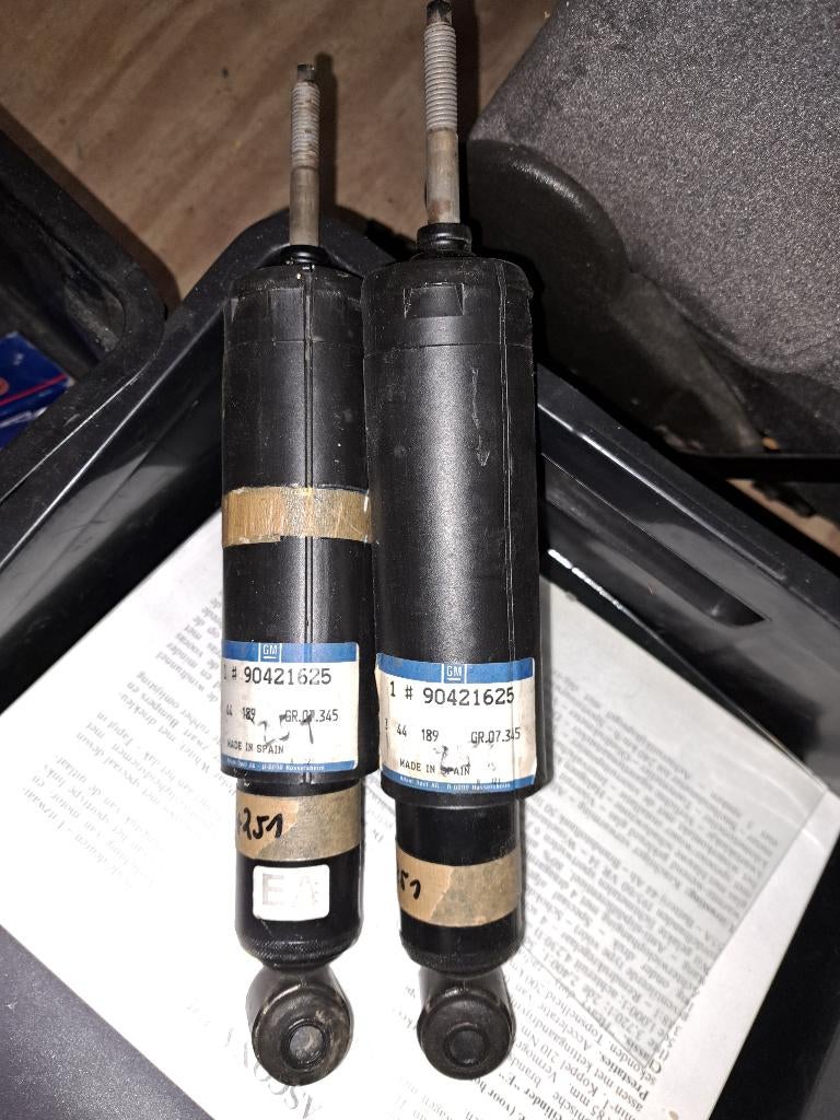 Set voorste schokdempers Manta B GSI, Ophalen of Verzenden, Nieuw, Opel