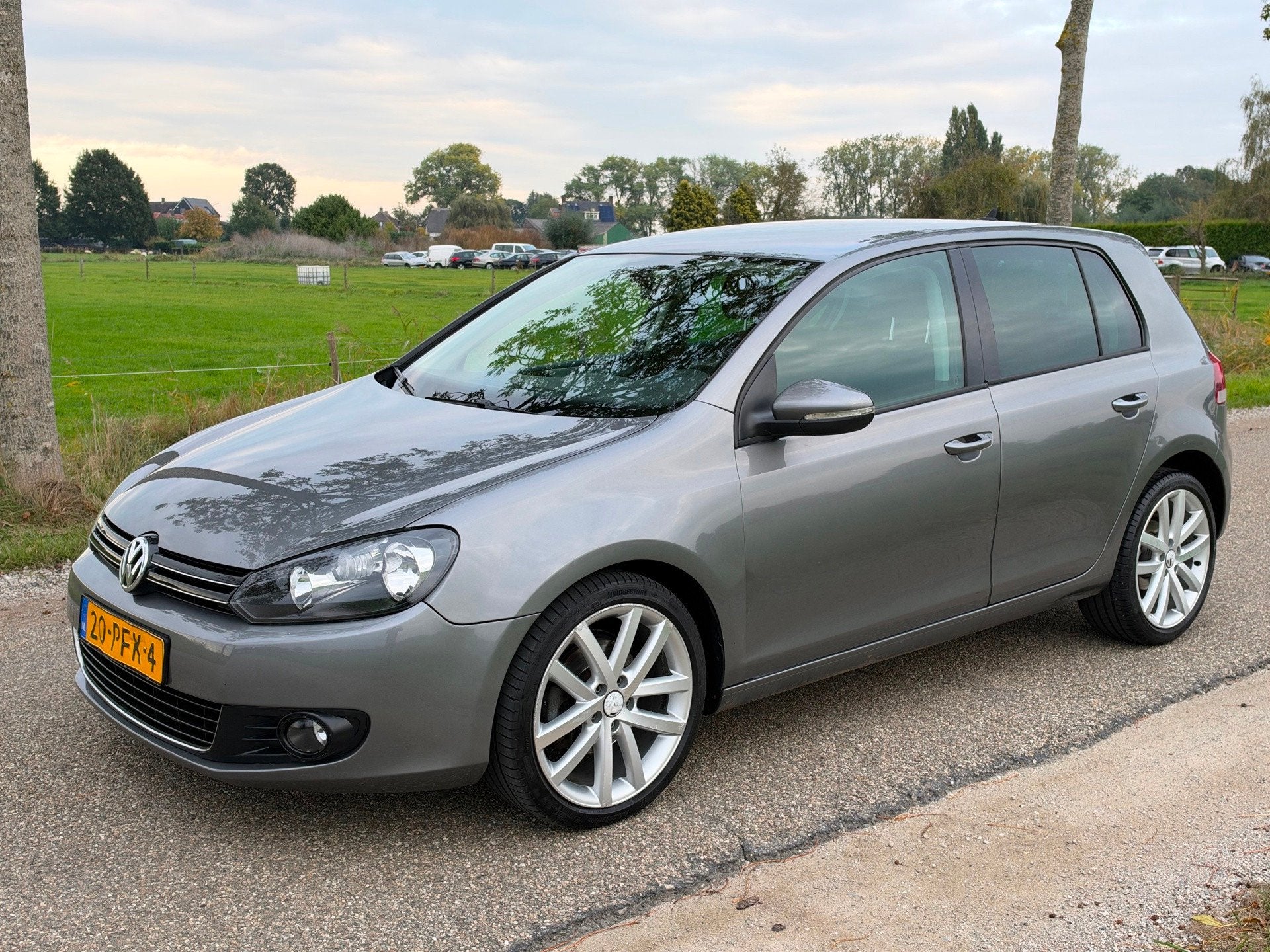 Volkswagen Golf 1.4 TSI Highline AUT APK 10-2027 Airco Navi, Auto's, Euro 5, Stof, Gebruikt, Zwart