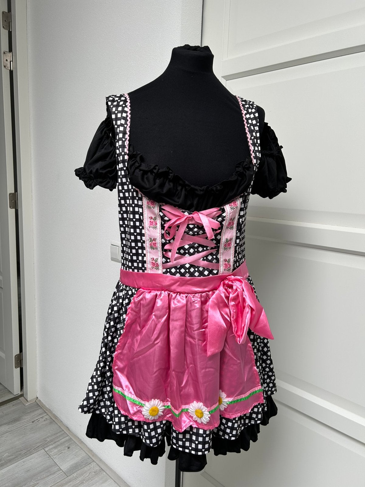 Dirndl Cuttie maat L, Maat 42/44 (L), Nieuw, Ophalen of Verzenden, Overige thema's