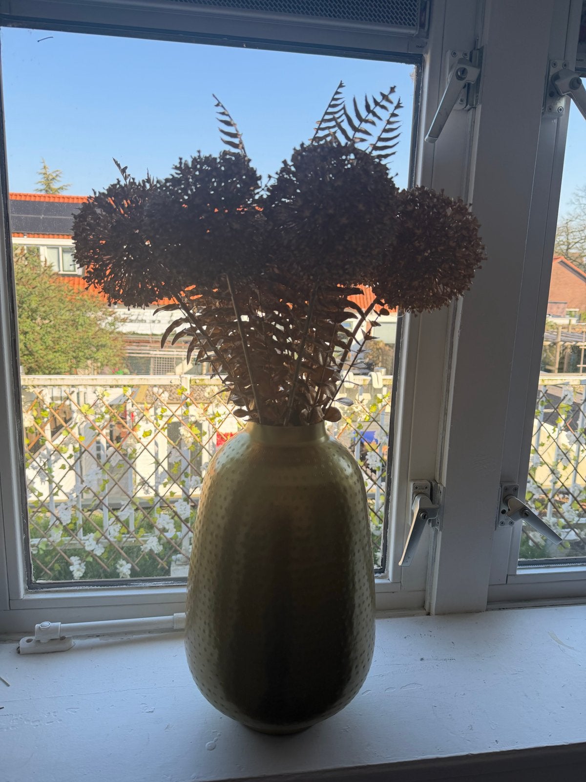 Gouden vaas met droogbloemen, Ophalen, Inclusief droogbloemen, Zo goed als nieuw, Metaal