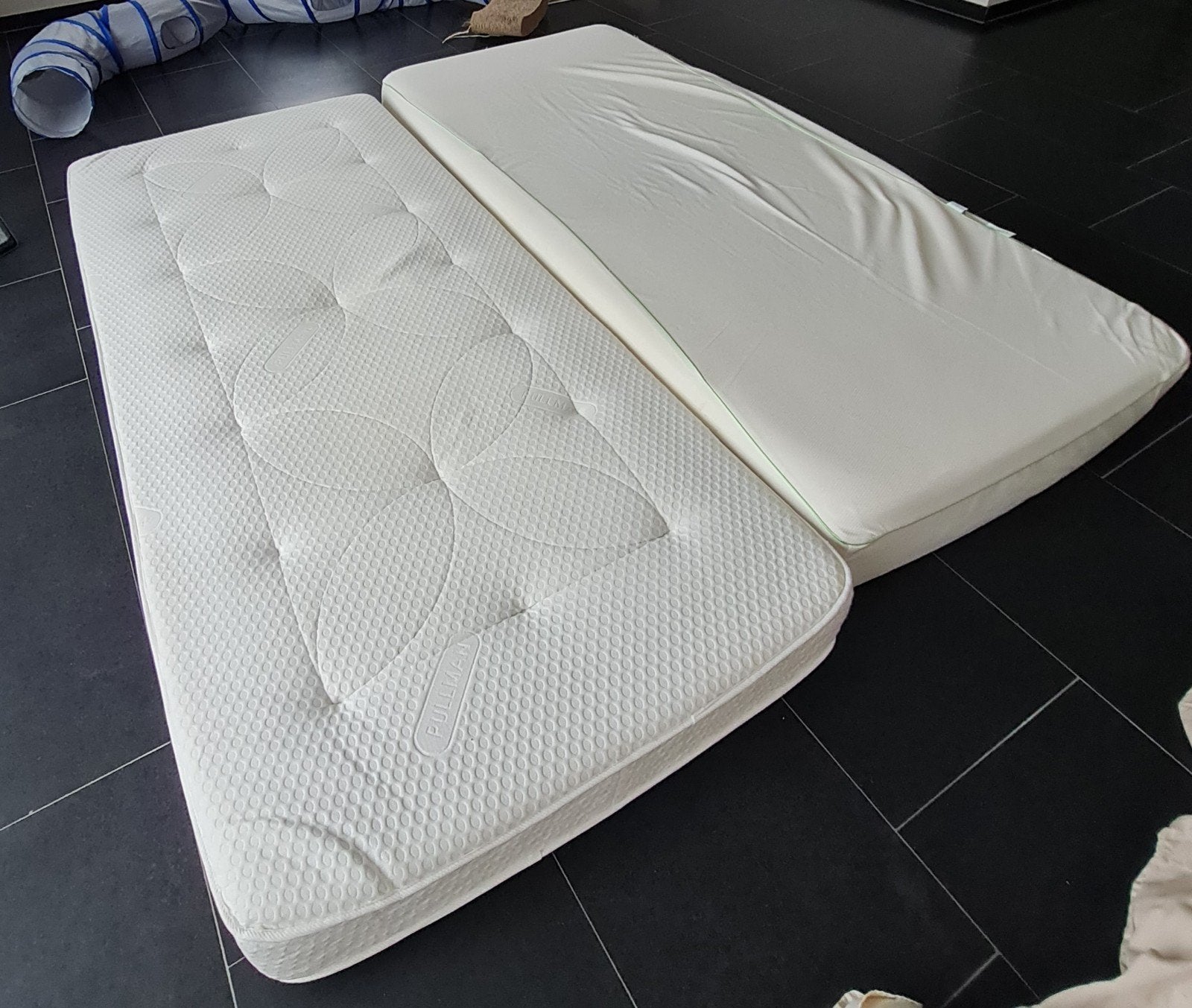 Twee matrassen: Pocketvering en Traagschuim, Ophalen, Gebruikt, 90 cm, Eenpersoons