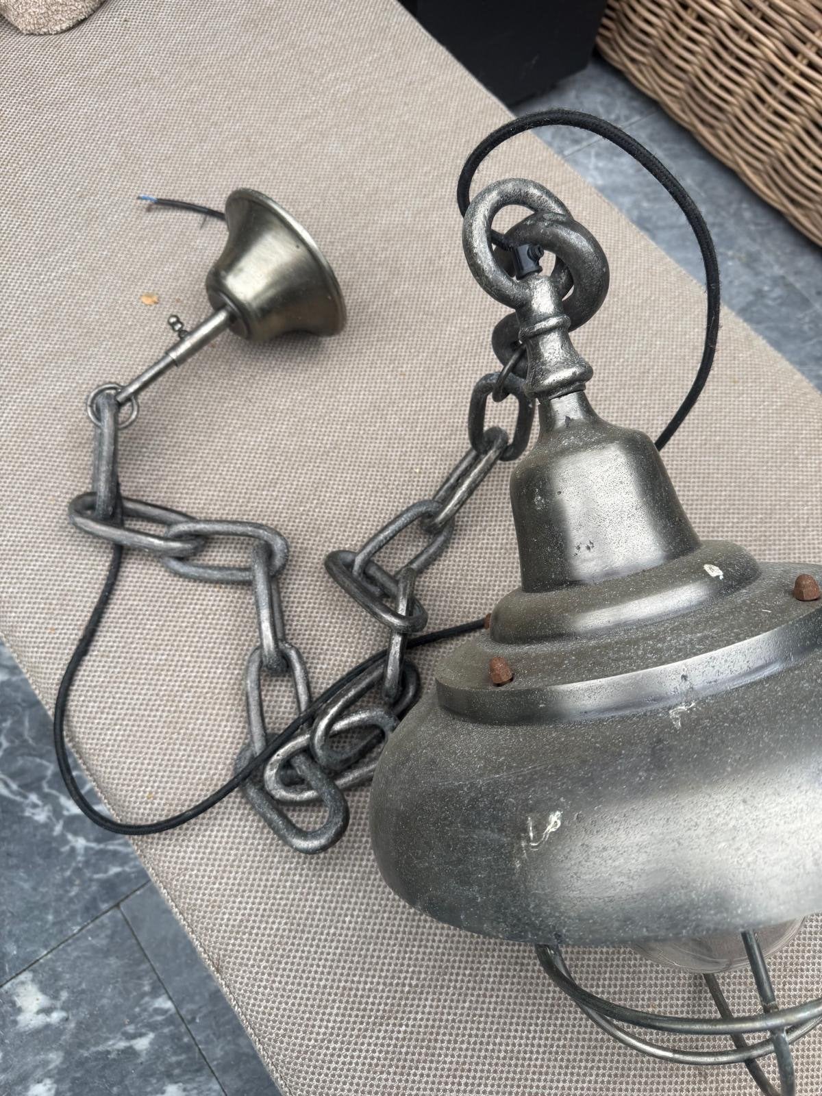 Industriële hanglamp met ketting en kooi, Huis en Inrichting, Ophalen, Minder dan 50 cm, Gebruikt, Minder dan 25 cm