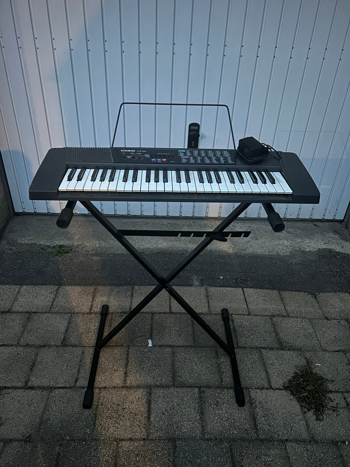 Keyboard Casio CTK-100, Casio, Zo goed als nieuw, Met standaard, Ophalen