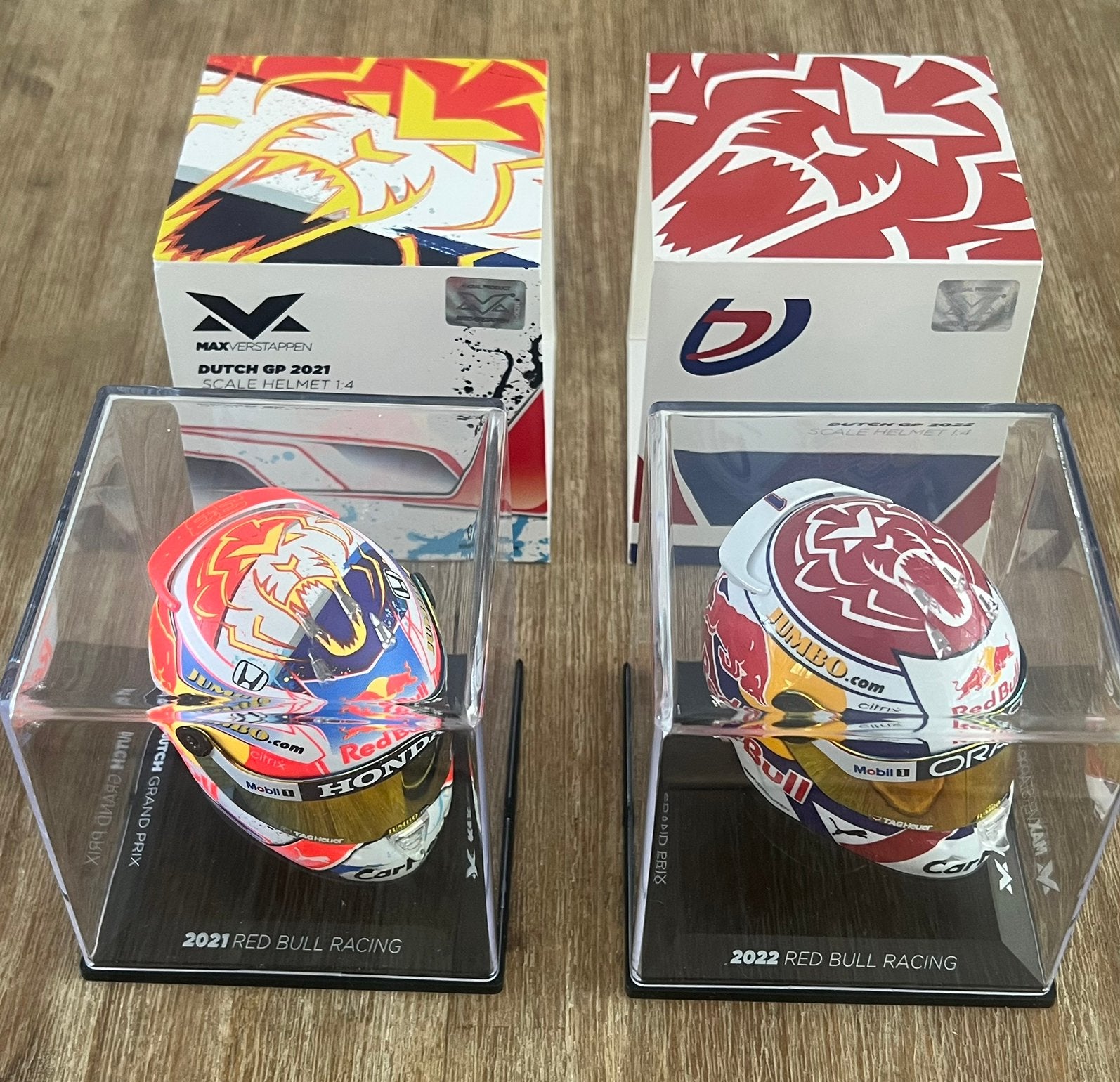 Max Verstappen 2 x Dutch GP helmen 2021 en 2022 1:4, Verzamelen, Automerken, Motoren en Formule 1, Ophalen of Verzenden, Zo goed als nieuw