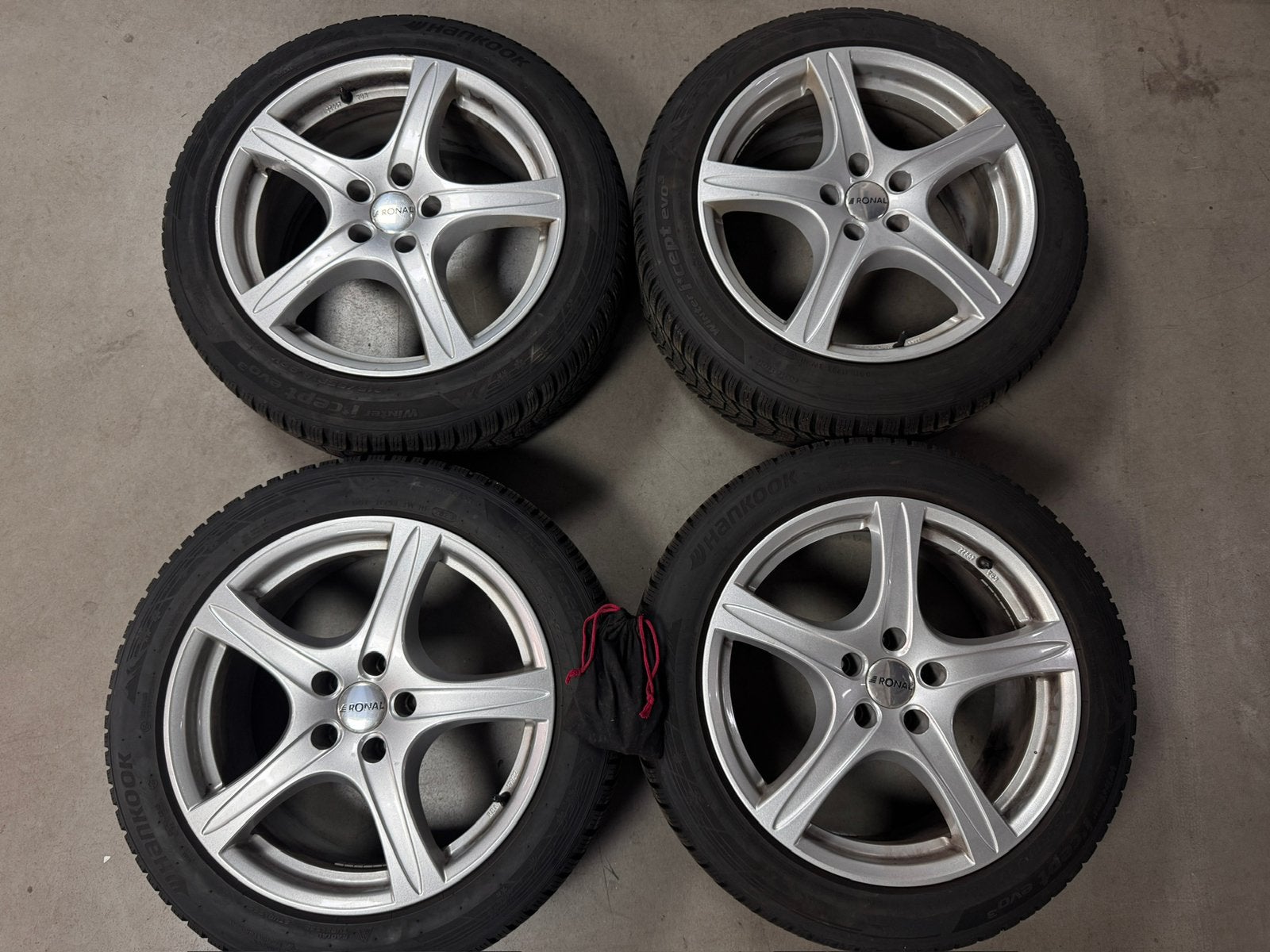 18'' Audi Q3 velgen met goede Hankook winterbanden 215 55 18, Ophalen, 18 inch, 215 mm, Banden en Velgen