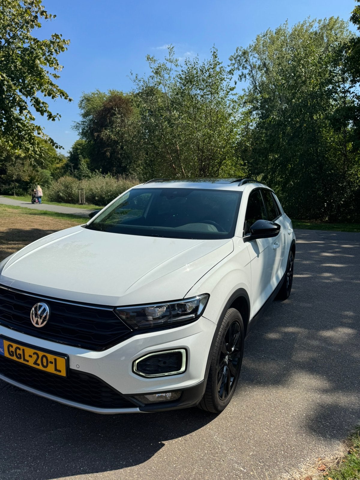 Volkswagen T-Roc 1.5 TSI 150pk 7-DSG 2021 Wit Panoramadak, Auto's, Automaat, 1498 cc, Zwart, 4 cilinders