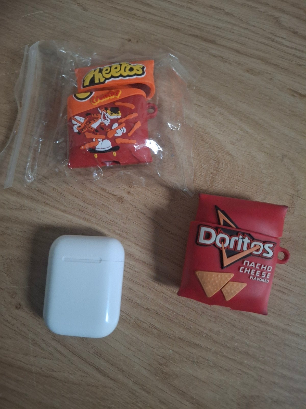 AirPods 2 met hoesjes, Ophalen, Gebruikt, Hoesje of Tasje, Schokbestendig