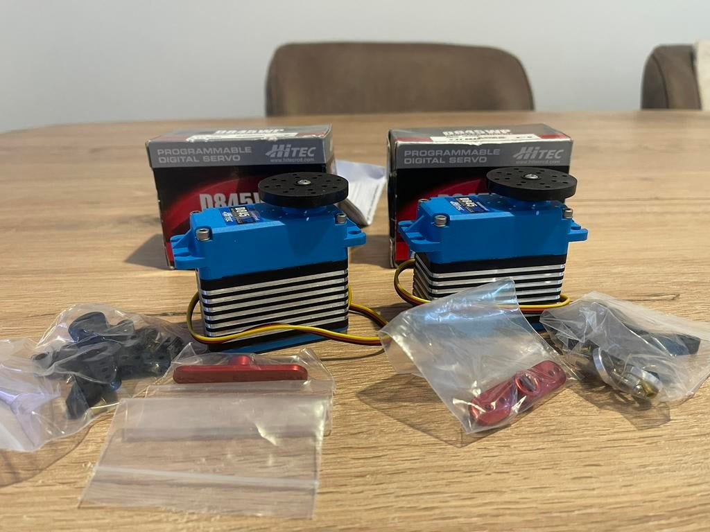 Hitec D845WP bigscale servo 2 stuks -nieuw-, Hobby en Vrije tijd, Modelbouw | Radiografisch | Auto's, Benzine, Ophalen of Verzenden