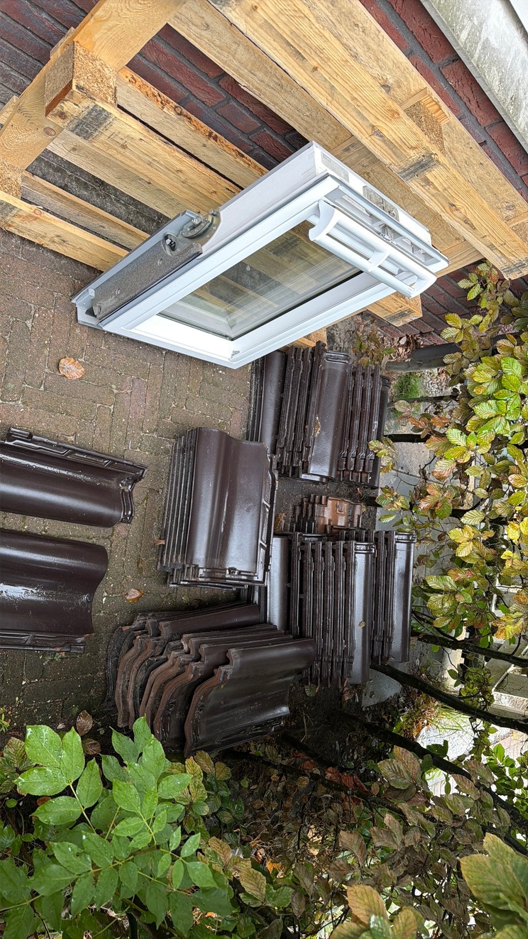 Gratis op te halen, Doe-het-zelf en Verbouw, Ophalen, Steen of Klei, Zo goed als nieuw, Dakpannen