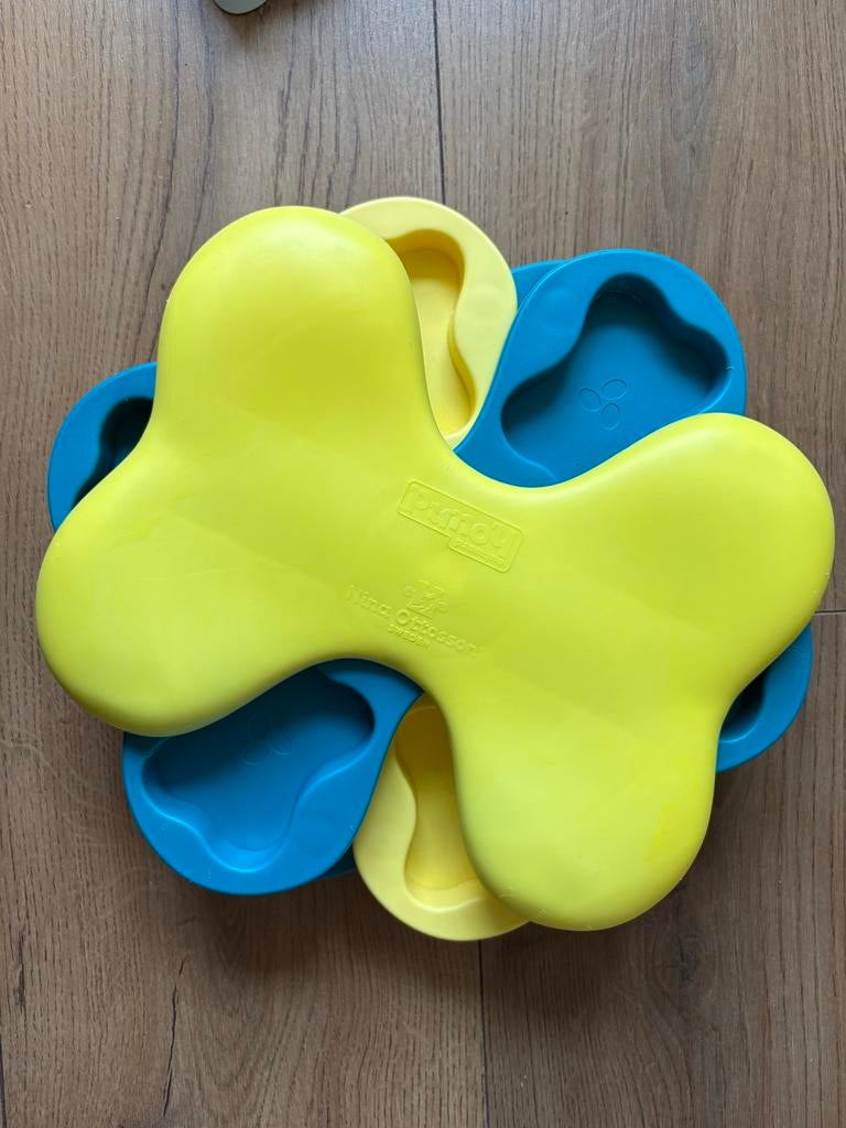 Hondenpuzzel Nina Ottosson Dog Tornado (level 2), Dieren en Toebehoren, Hondenspeelgoed, Ophalen of Verzenden, Gebruikt, Intelligentiespeelgoed