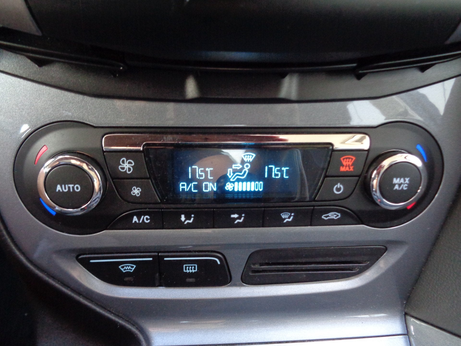 Ford Focus 1.6 TI-VCT First Edition 126PK Clima Cruise LMV T, Auto's, Gebruikt, 4 cilinders, 635 kg, Bedrijf