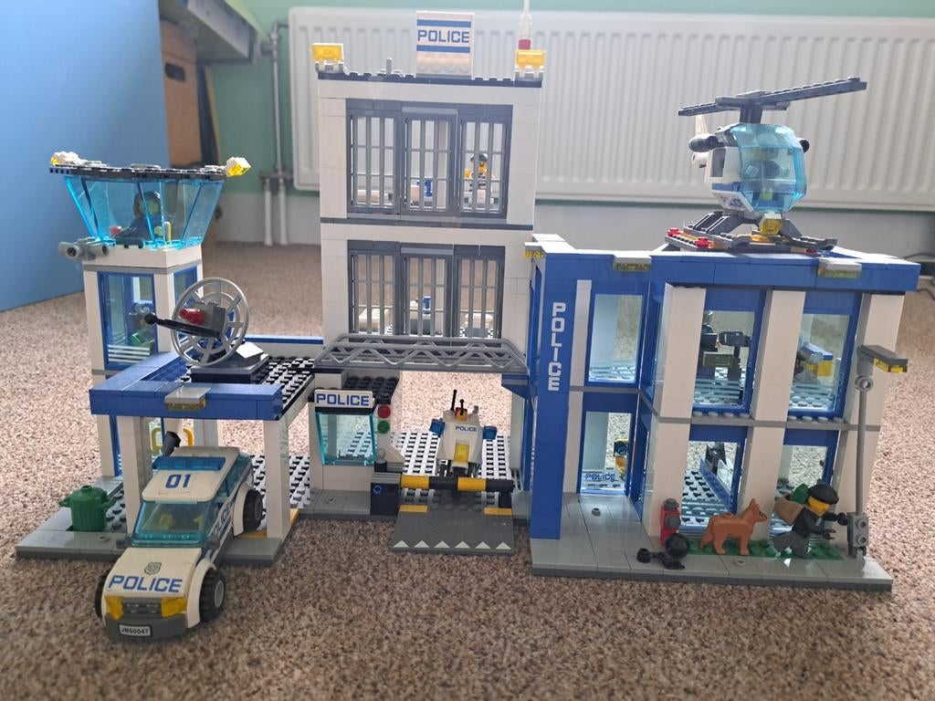 Lego politiebureau 60047, Ophalen of Verzenden, Gebruikt
