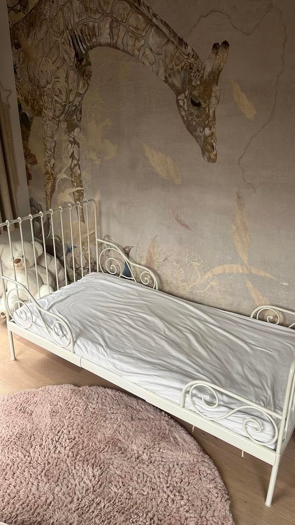 Leuk (verstelbaar) meisjes bed, Ophalen