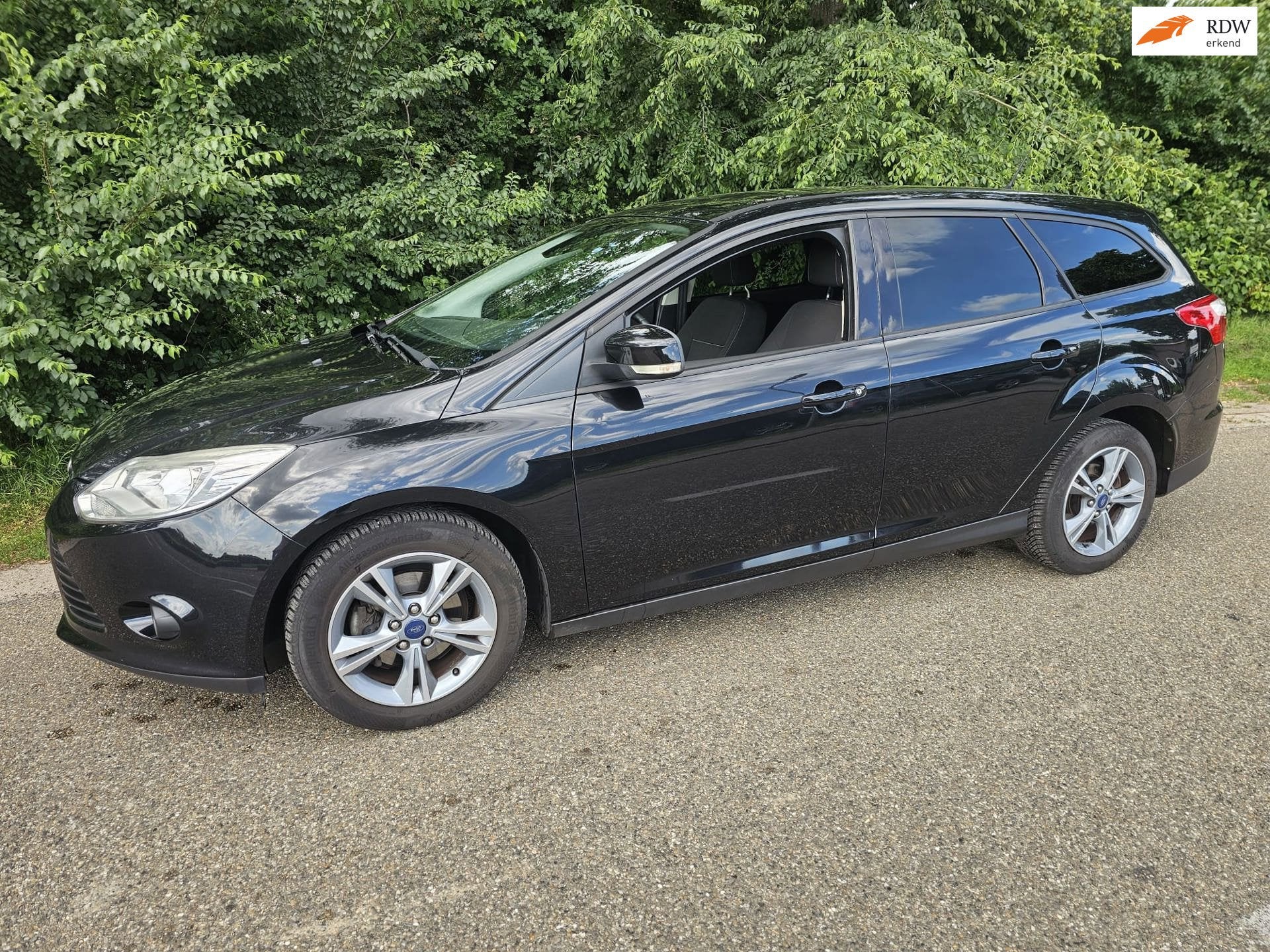Ford Focus Wagon 1.0 EcoBoost Edition Nieuwe APK, Euro 5, 101 pk, Gebruikt, Zwart