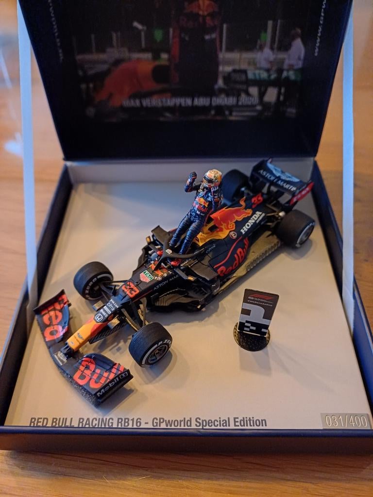 Max Verstappen RB16 Abu Dhabi 2020 schaalmodel 1:43 GP World, Hobby en Vrije tijd, Modelauto's | 1:43, Ophalen of Verzenden, Zo goed als nieuw