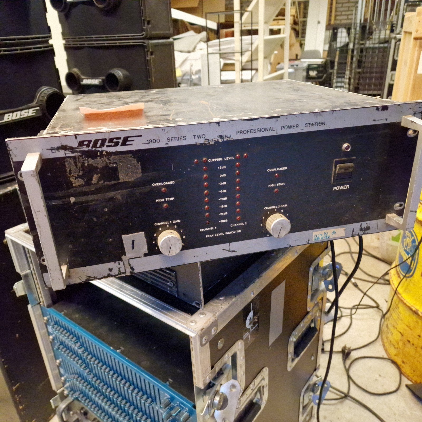 Bose 1800 series-II versterker Drie stuks lees omschrijving, Ophalen, Zo goed als nieuw, Minder dan 500 watt