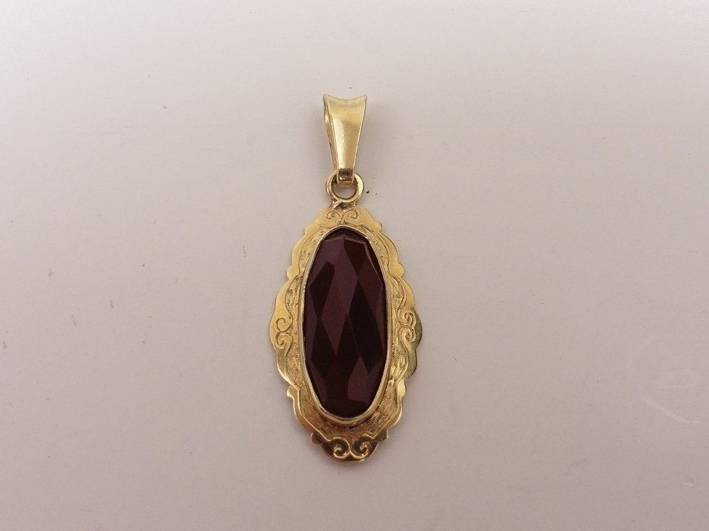Gouden hanger carneool                                   G23