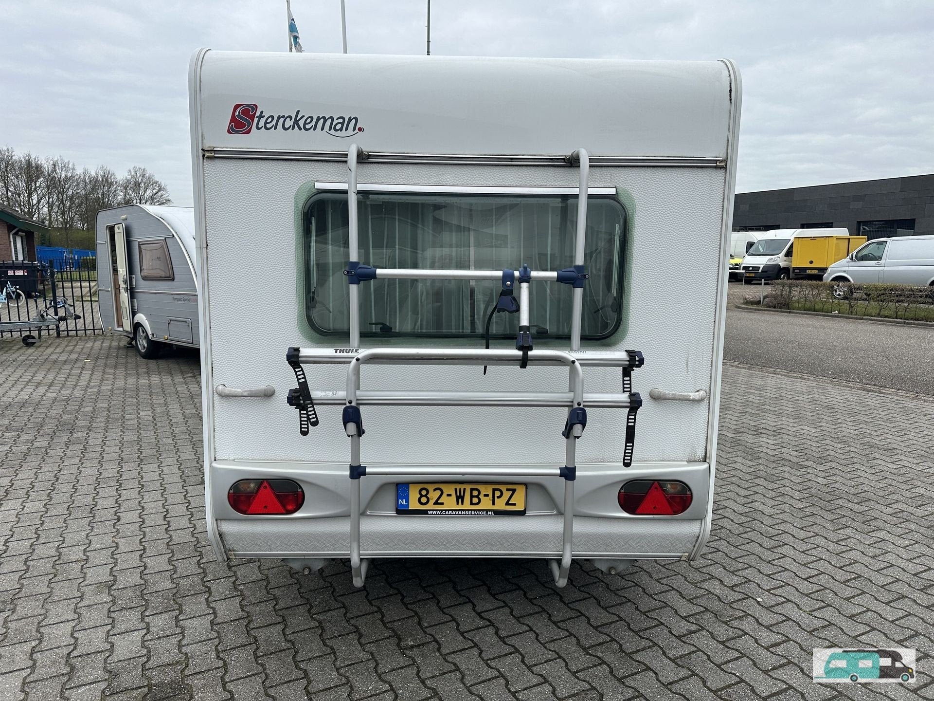 Sterckeman 370DD 2008 met stapelbed. lichtgewicht (bj 2008), Caravans en Kamperen, Sterckeman, Bedrijf, Kachel, 500 - 750 kg