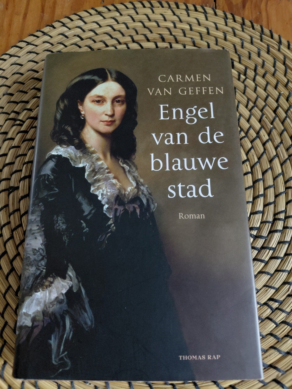 Engel van de blauwe stad - Carmen van Geffen, Boeken, Ophalen of Verzenden, Zo goed als nieuw, Carmen van Geffen, Nederland