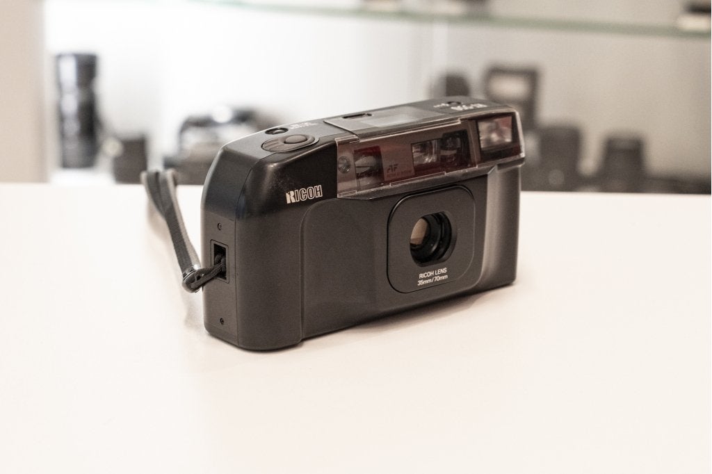 Ricoh RT-550 Analoog camera (Doorn), Spiegelreflex, Niet ingevuld, Zo goed als nieuw, Overige Merken