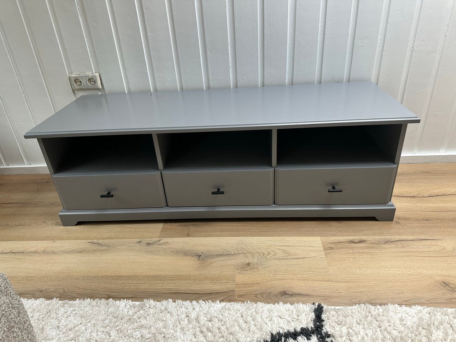 IKEA LIATORP TV-meubel grijs met zwarte handvatten, Ophalen, Gebruikt, 100 tot 150 cm, Minder dan 100 cm