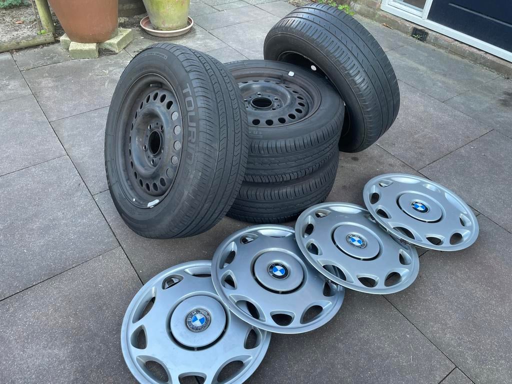 BMW velgen met band, Auto diversen, Wieldoppen, Zo goed als nieuw, Ophalen
