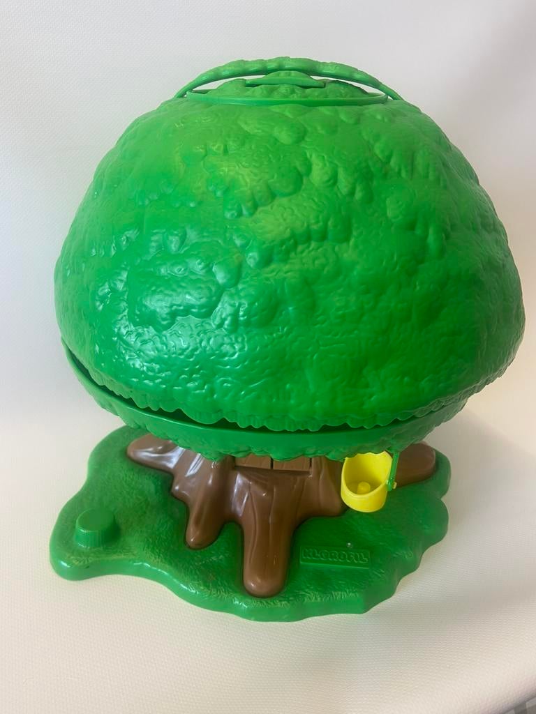 Groene speelboom Kenner Klorofil met schommel en trap, Kinderen en Baby's, Speelgoed | Poppenhuizen, Ophalen of Verzenden, Gebruikt