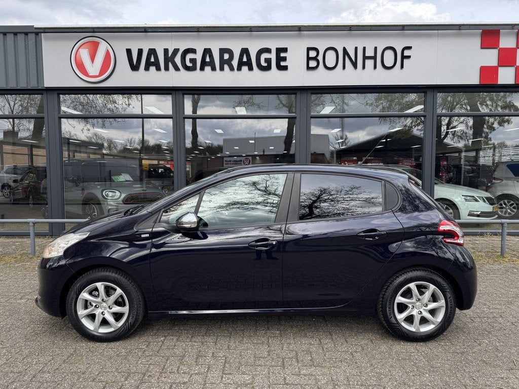 Peugeot 208 1.2 VTi Style CRUISE-AIRCO-TREKHAAK (bj 2014), Auto's, Peugeot, Voorwielaandrijving, Euro 5, Stof, Gebruikt