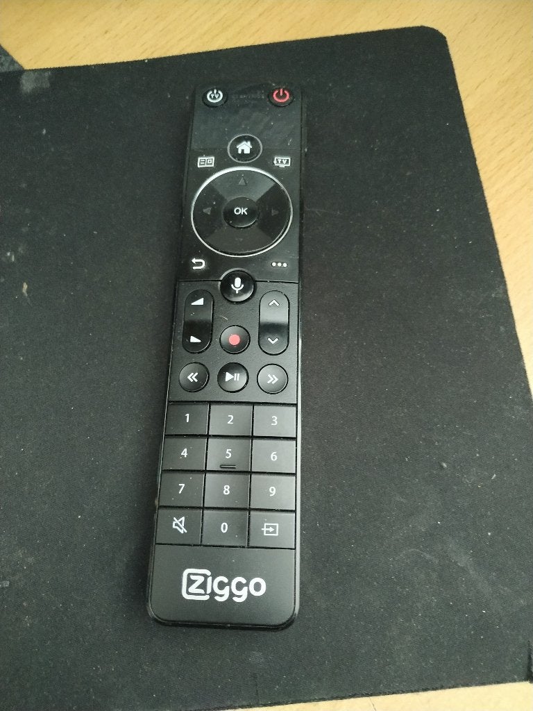 Ziggo afstandsbediening met voicecontrol, Audio, Tv en Foto, Ophalen of Verzenden, Zo goed als nieuw, Origineel, Mediaspeler