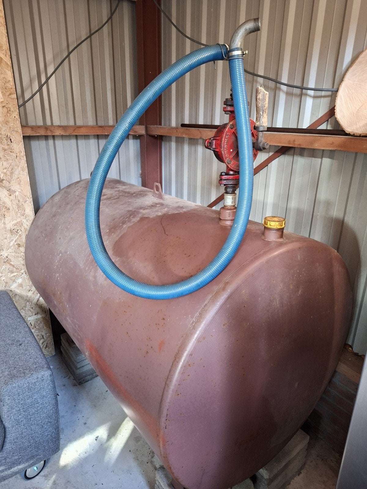 Dieseltank 1000L met pomp, Ophalen, Gebruikt