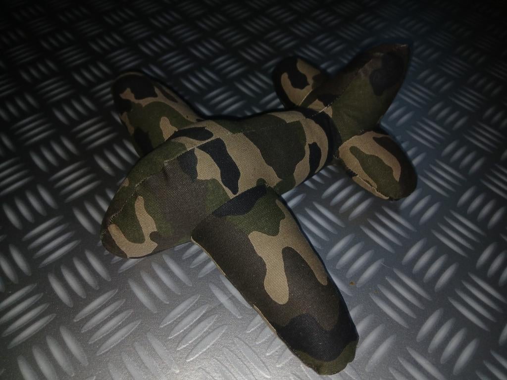 Vliegtuig Knuffel Camouflage - Pakhuis-Oost, Kinderen en Baby's, Ophalen of Verzenden, Zo goed als nieuw, Meerkleurig, Overige typen