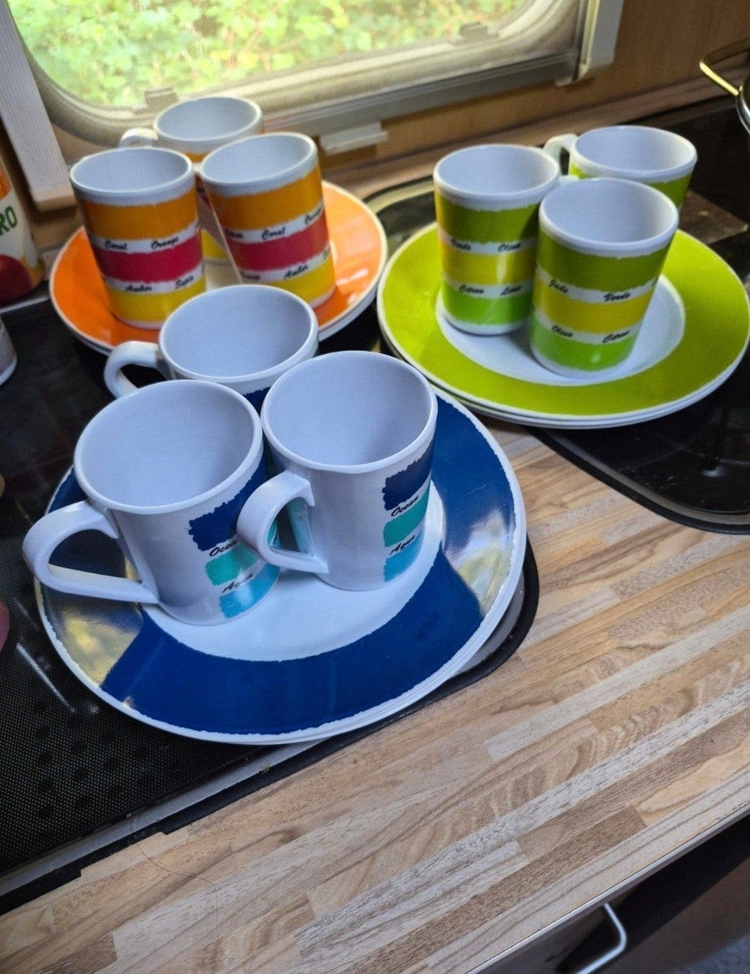 Complete melamine servies set van Flamefield (Mepal), ideaal, Ophalen of Verzenden, Zo goed als nieuw