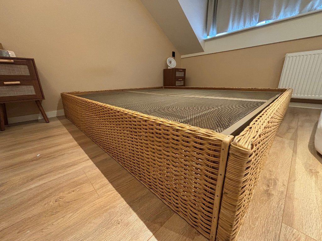 Foto 2 van Rotan Bed 180x200 cm met Auping Bodems
