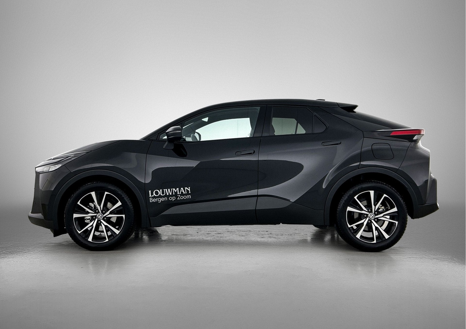 Toyota C-HR 1.8 Hybrid 140 Dynamic Demo (bj 2025, automaat), 12 maanden, Stof, 725 kg, 4 cilinders