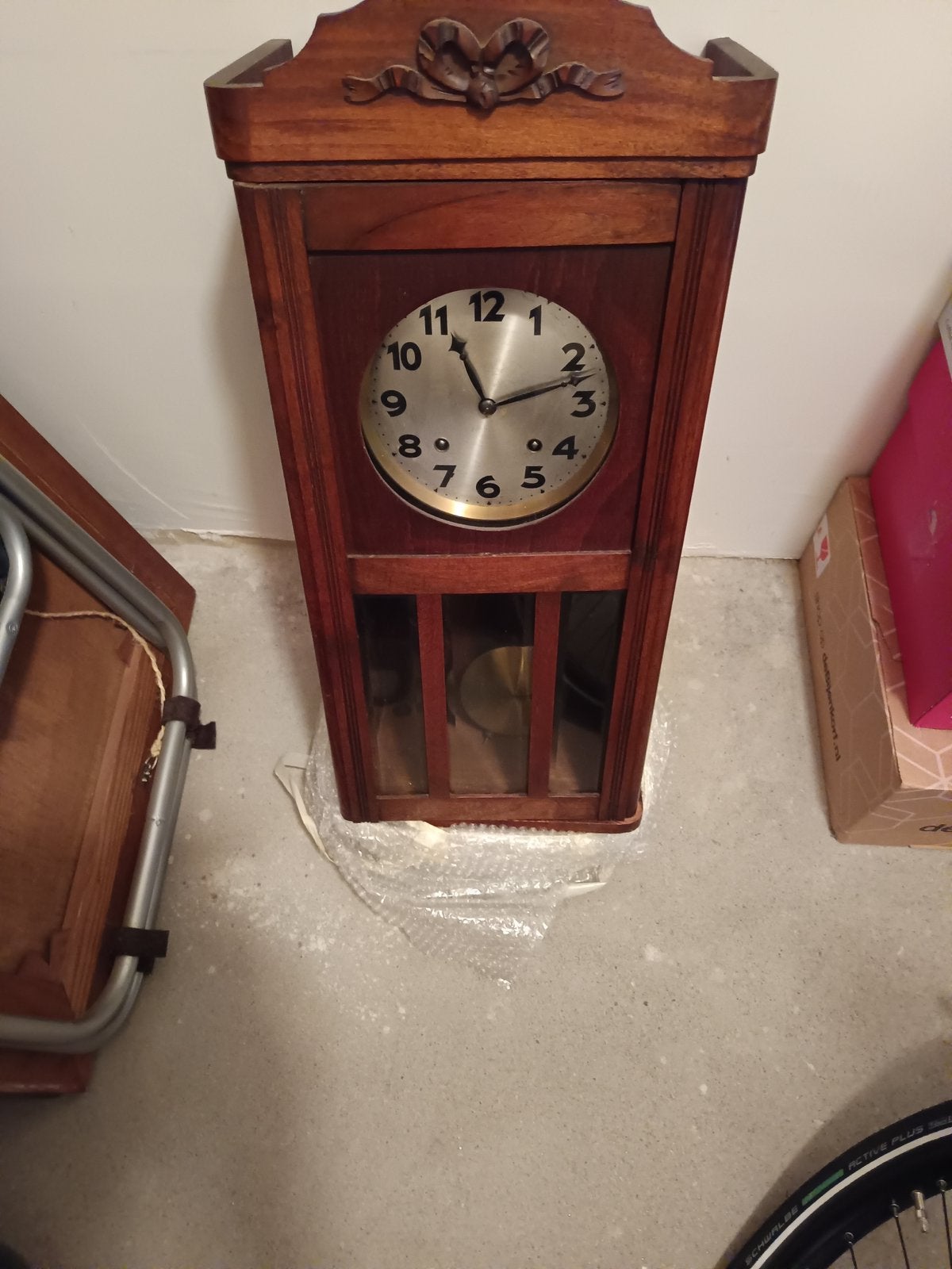 Westminster Regulator met slagwerk ieder kwartier., Ophalen