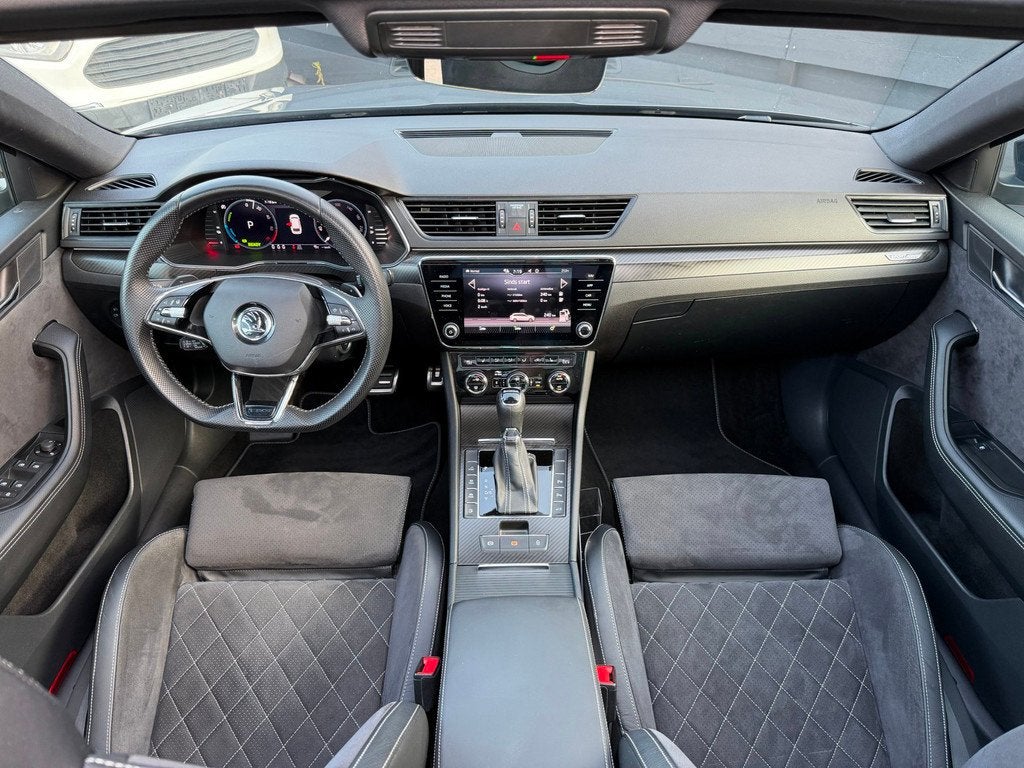 Skoda Superb Combi 1.4 TSI iV Sportline Pano I ACC I Lane-As, Auto's, Skoda, Zwart, 4 cilinders, 750 kg, Voorwielaandrijving
