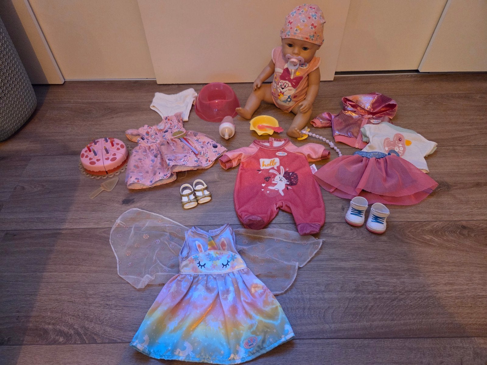 Baby Born Magic met extra kleding en accessoires, Ophalen, Gebruikt, Babypop