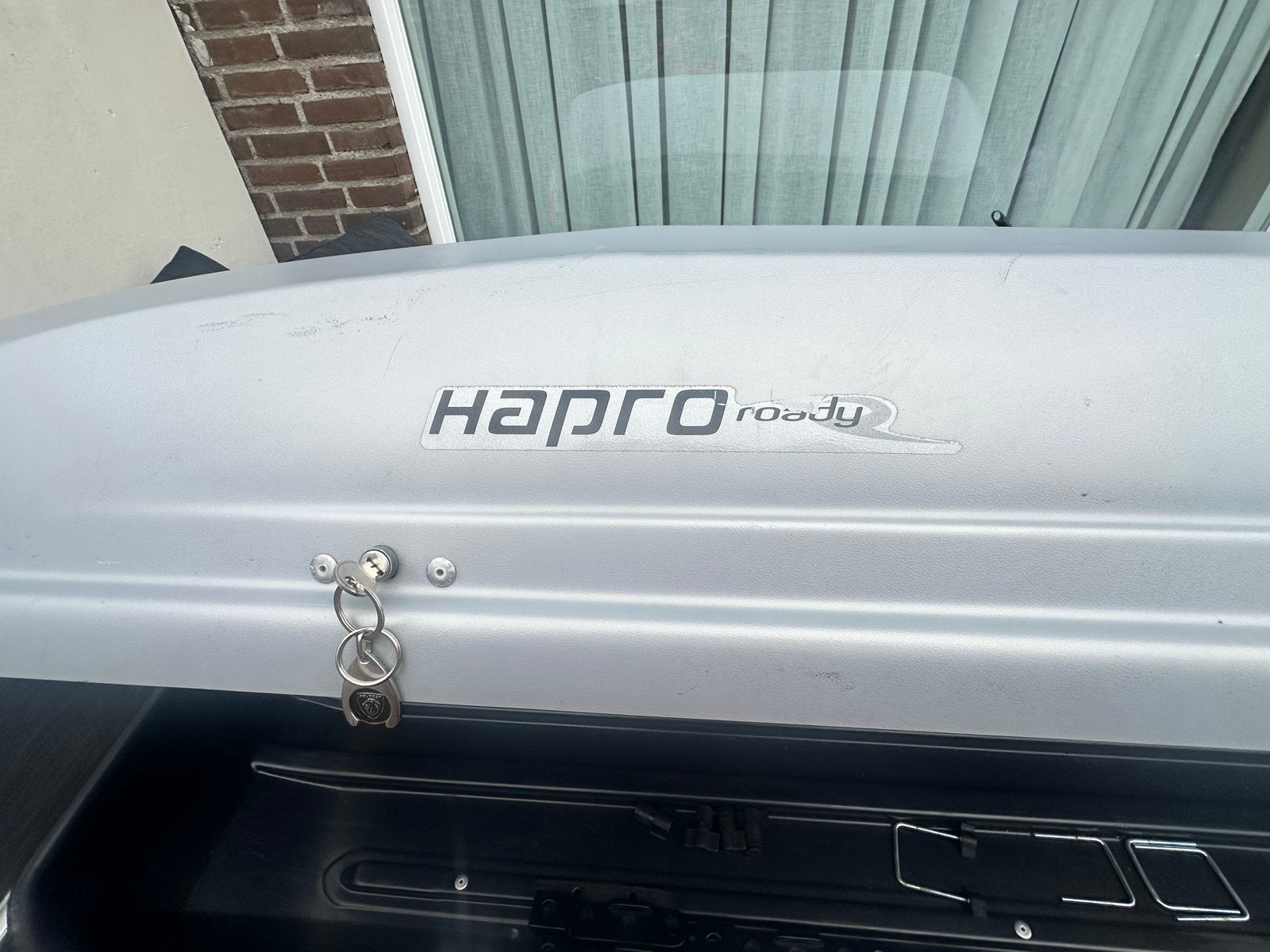 Hapro Roady 450 Dakkoffer met dakdragers, Auto diversen, Ophalen of Verzenden, Gebruikt