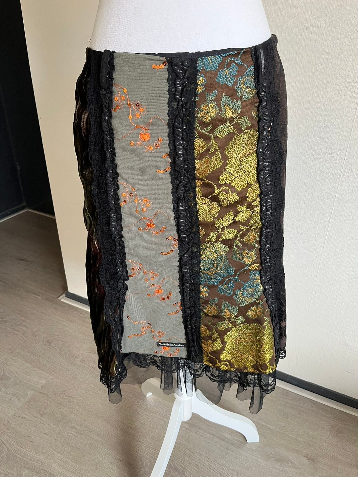 Des Filles à la Vanillé,rok,velours,kant, borduursel, maat M, Maat 38/40 (M), Overige kleuren, Ophalen of Verzenden, Zo goed als nieuw