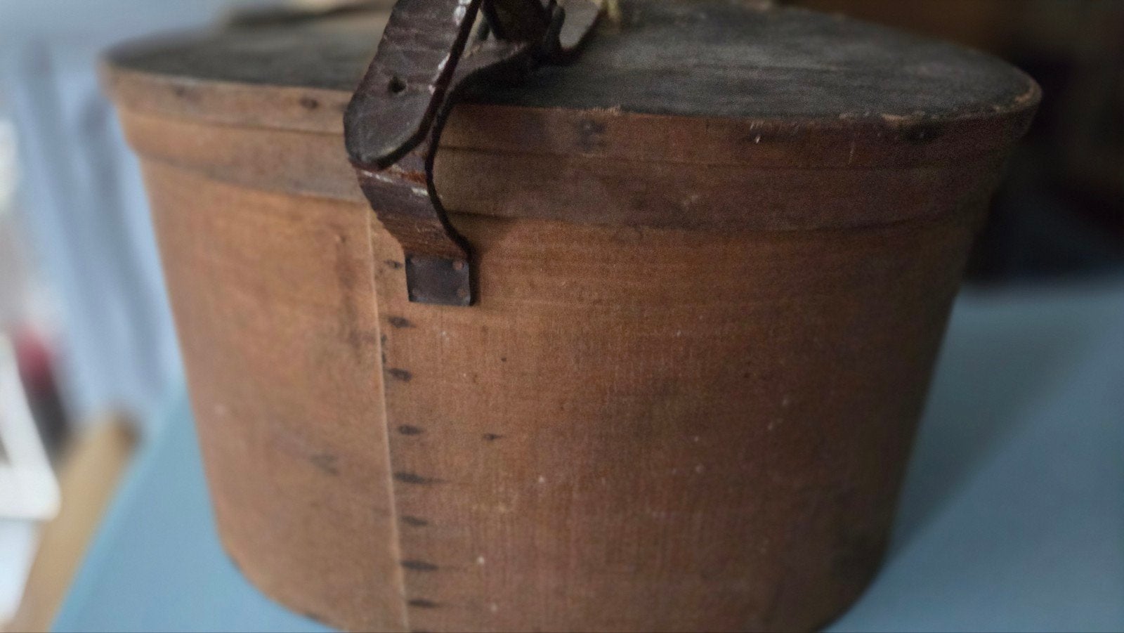 Antieke Franse houten spanen doos hoedendoos
33 bij 26 cm en, Antiek en Kunst, Ophalen of Verzenden