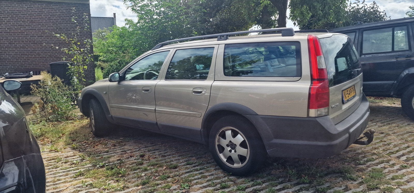 Volvo V70 2.4 T XC 4WD AUT 2002 Grijs, Automaat, 1800 kg, 4 cilinders, XC70