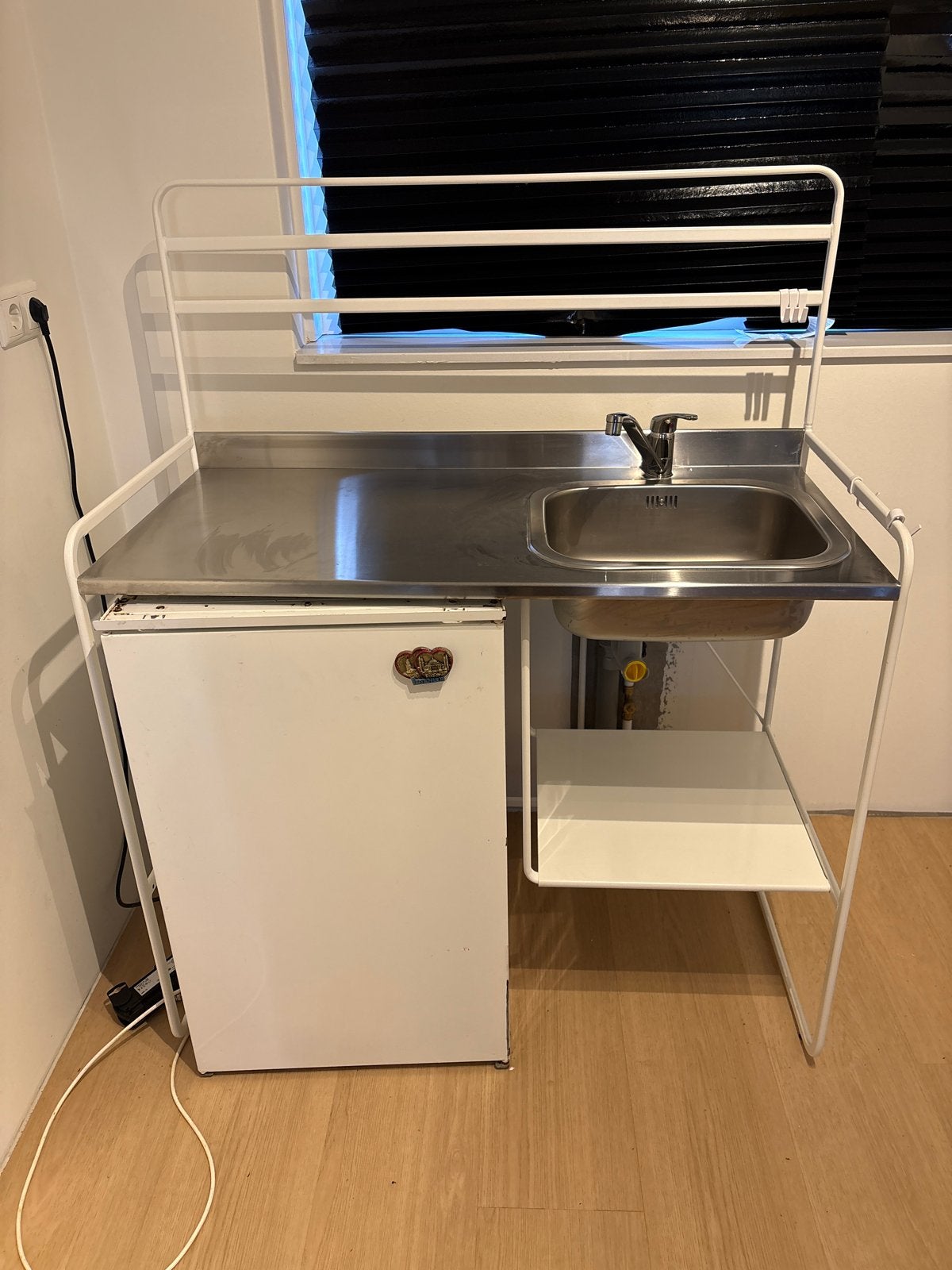 Noodkeuken met Spoelbak en kraan, Ophalen, Gebruikt, Wit, Overige typen