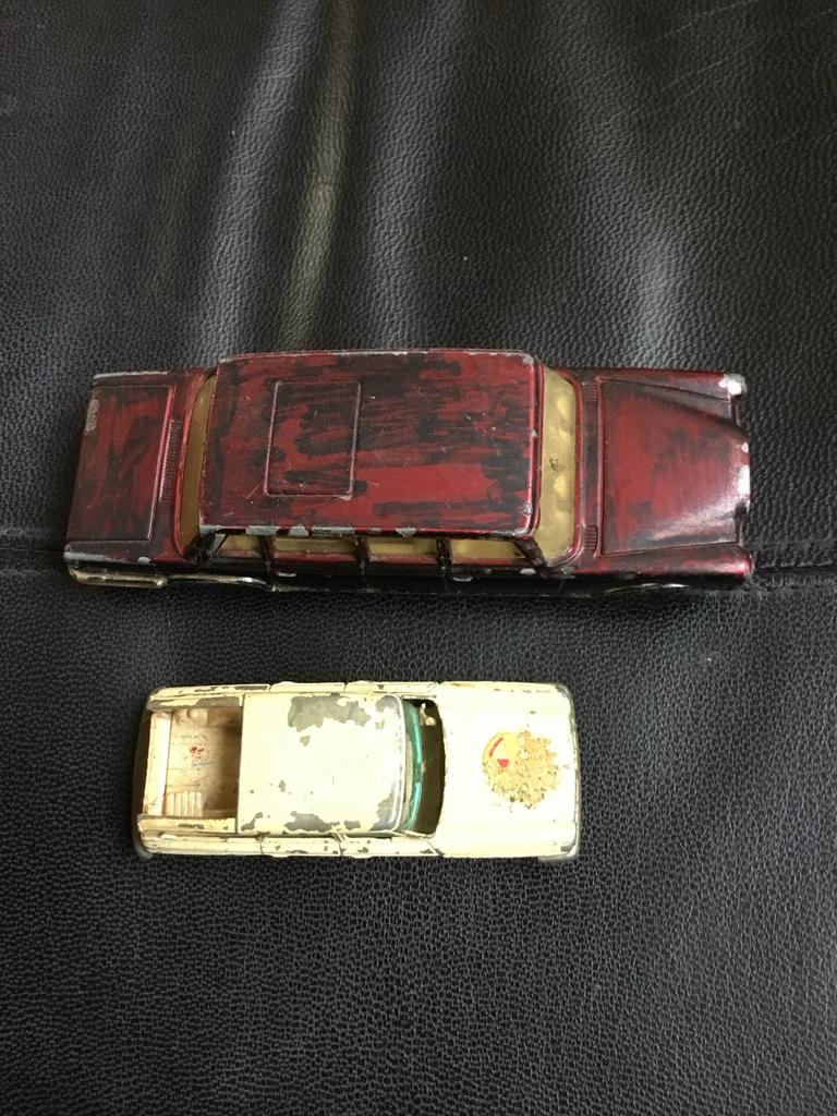 Twee vintage Corgi Toys: Mercedes-Benz 600 Pullman & Studeba, Ophalen of Verzenden, Gebruikt, Auto