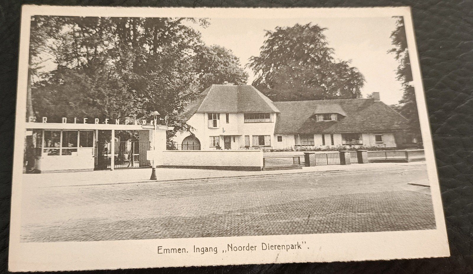 Emmen. Ingang Noorder Dierenpark. 1957, Ophalen of Verzenden, 1940 tot 1960, Gelopen, Drenthe