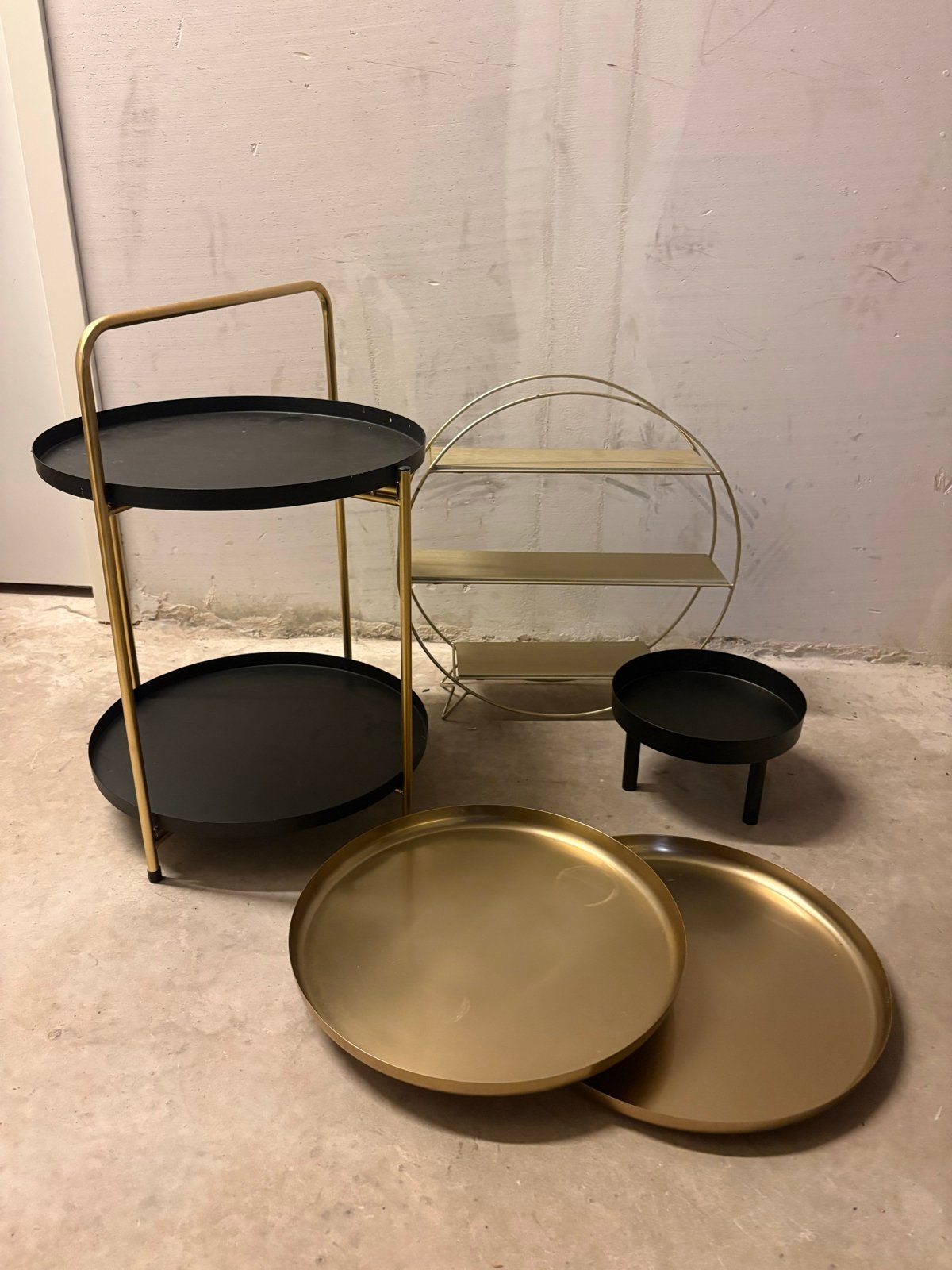 Gouden en zwarte decoratieve items, Ophalen, Meerkleurig, Zo goed als nieuw, Metaal